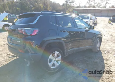 2018 Jeep Compass Latitude 4X4 из США, поврежденный, VIN 3C4NJDBBXJT176258